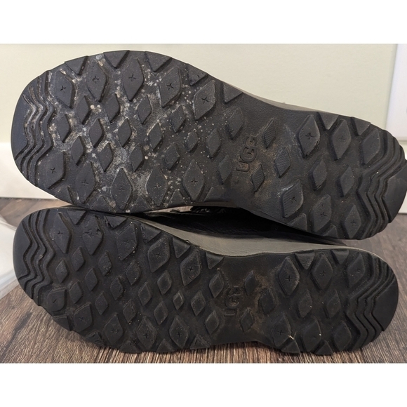 Ugg Adirondack Boots III in Black and Grey  Size 7.5 - Picture 8 of 14